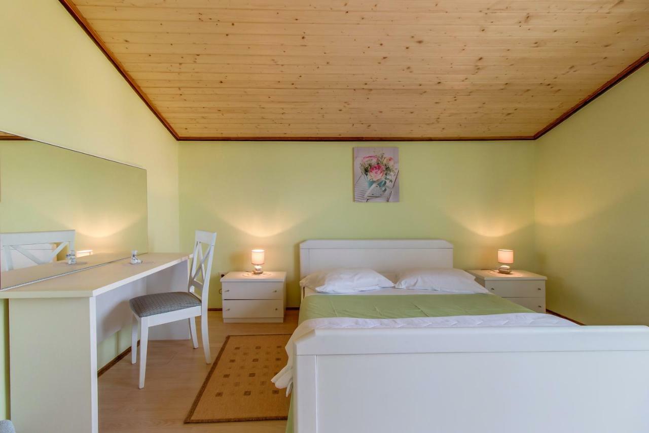 Apartment Malvina Mali Lošinj Eksteriør bilde